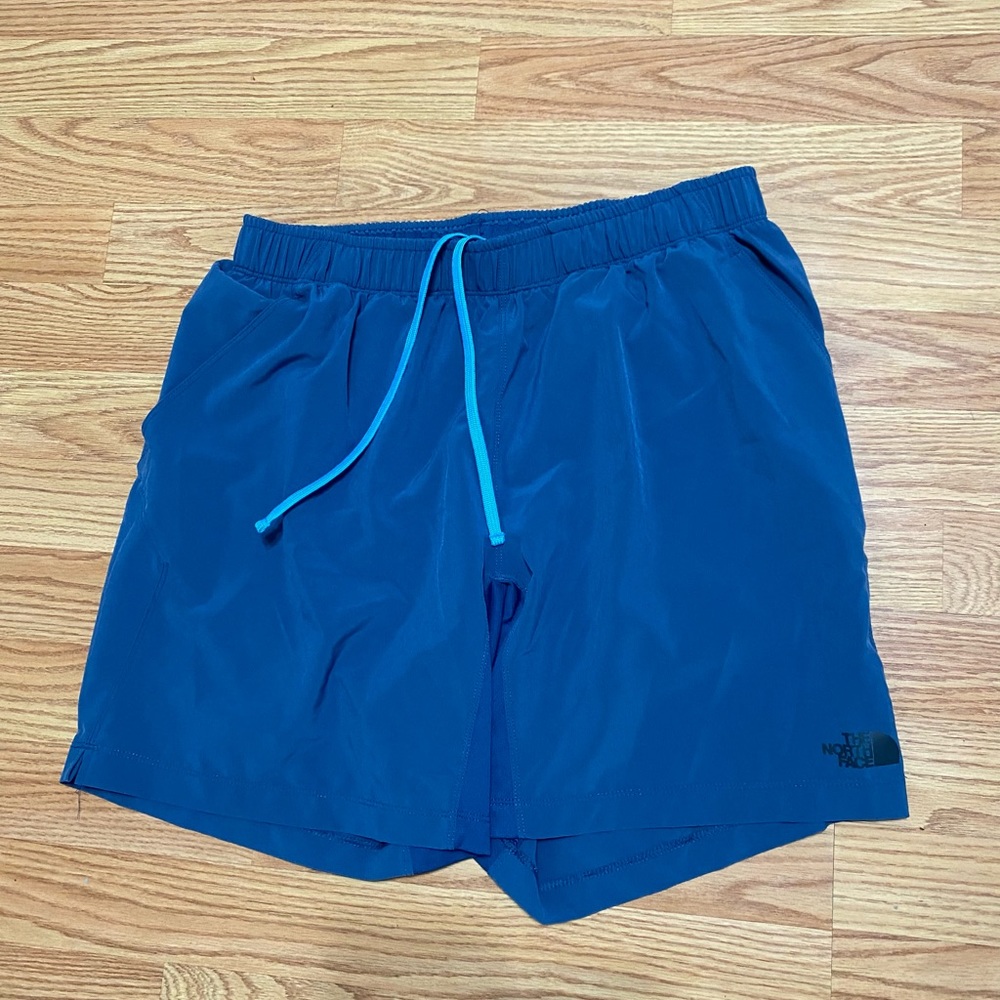 COPY - The north face medium shorts